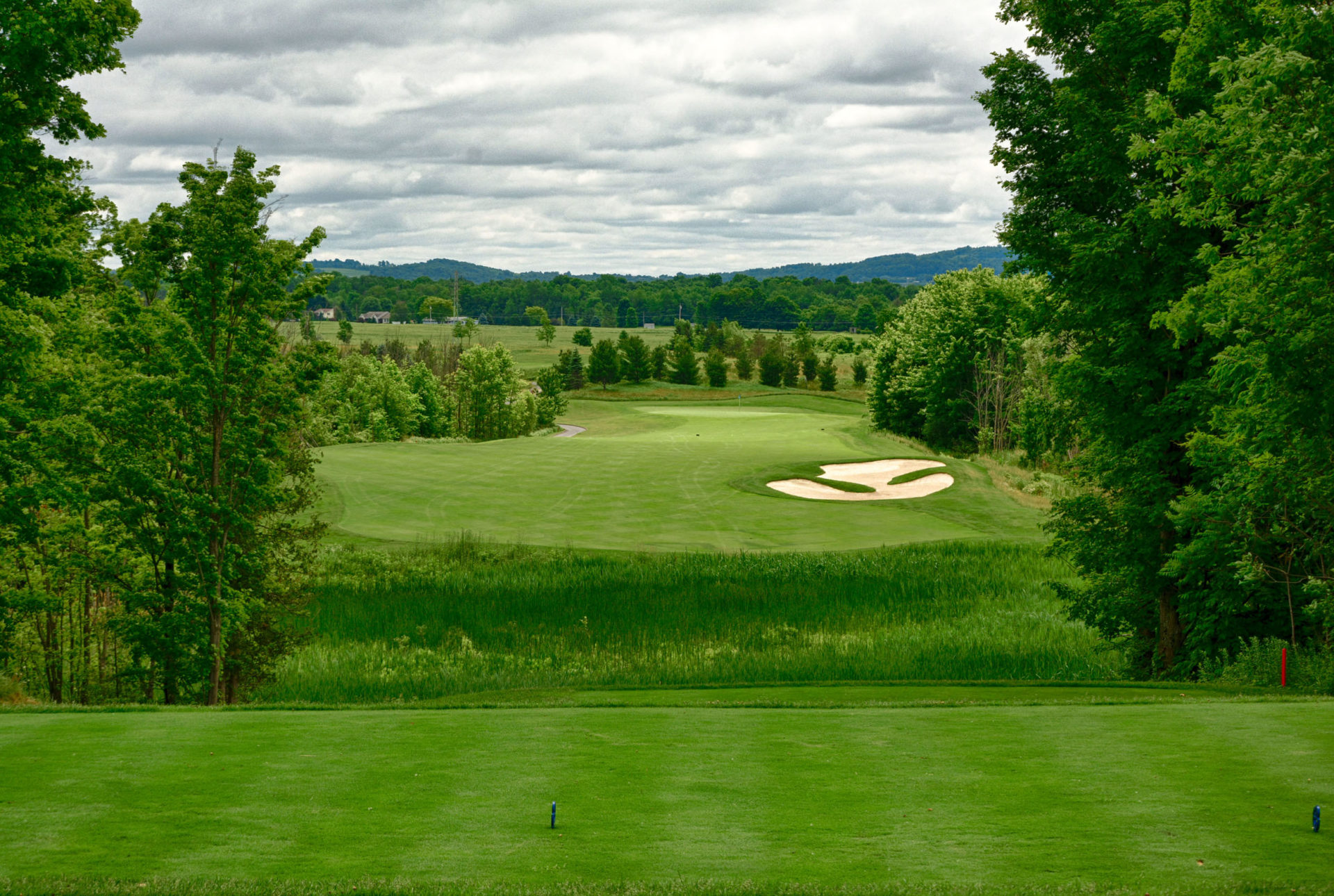 Kaluhyat Golf Course hole 2
