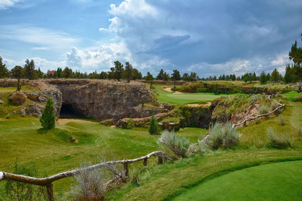Pronghorn Fazio Course Hole 8 The 8th hole on the Fazio Golf Course at Pronghorn outside of Bend, Oregon